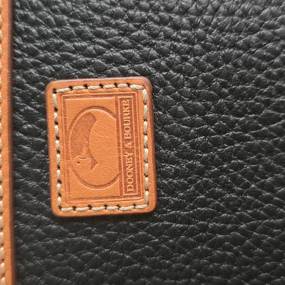 DOONEY & BOURKE PEBBLE GRAIN HANDBAG WRIST - Picture 2 of 9